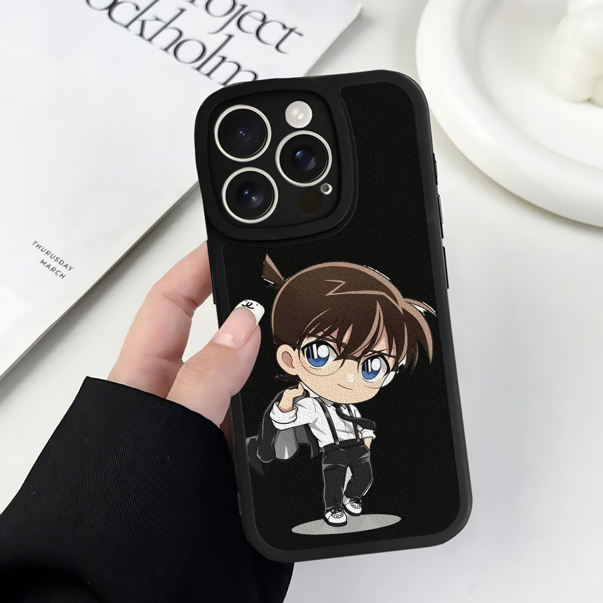 （画像用） 名探偵コナン 江戸川 コナン Detective Conan Conan Edogawa 【iPhone 16シリーズ対応】シリコンスマホケース（レザー調） 材質：シリコン